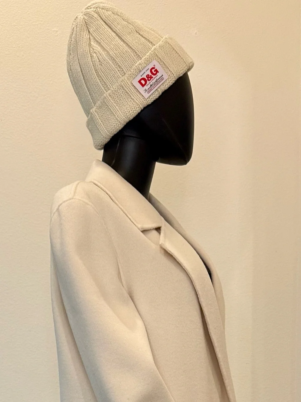 Dolce & Gabbana D&G authentic Cream Ribbed Knit Beanie hat
